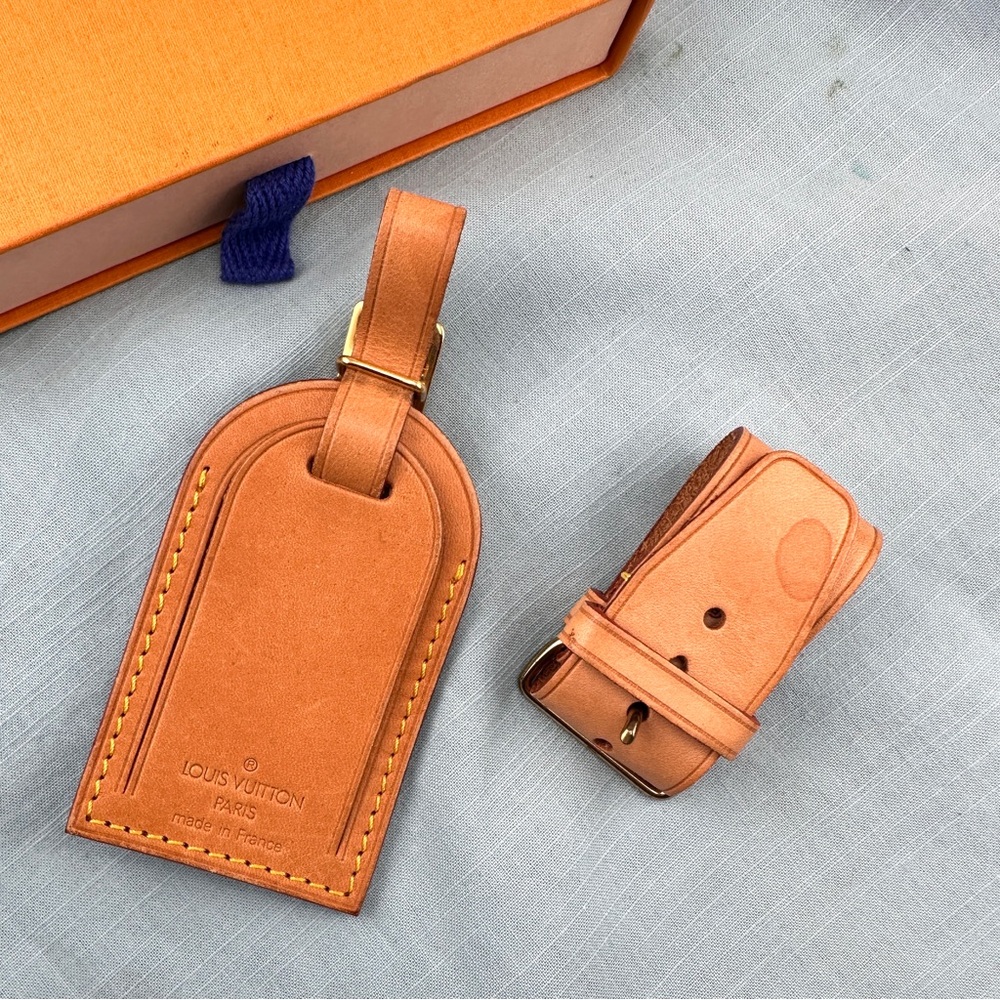 AUTHENTIC Vachetta Leather Luggage tag and loop.